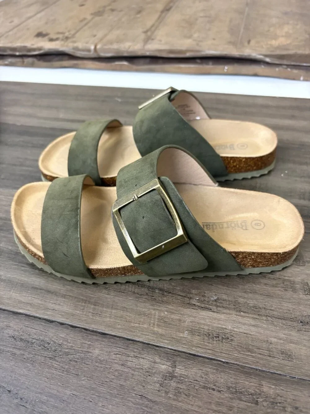 Bjorndal Womens Leather Sandal Green Suede Size 9, fits like 8.5.